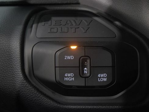 Used 2025 RAM 2500 Big Horn AWD/4WD image 28