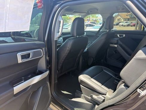 Used 2024 Ford Explorer XLT w/ Equipment Group 202A AWD/4WD image 21