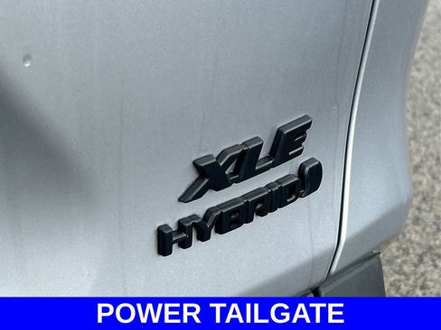 Used 2023 Toyota RAV4 XLE Premium image 16