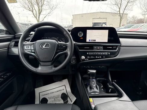 Used 2024 Lexus ES 300h w/ Premium Package image 10