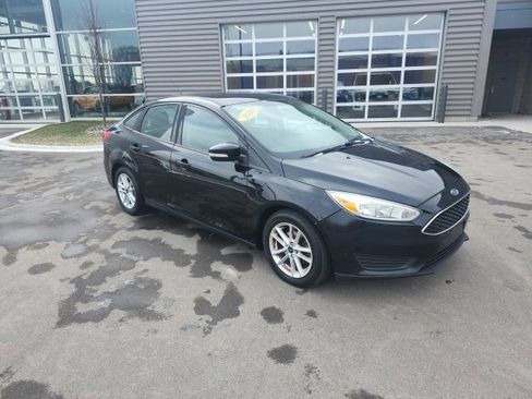 Used 2016 Ford Focus SE image 3