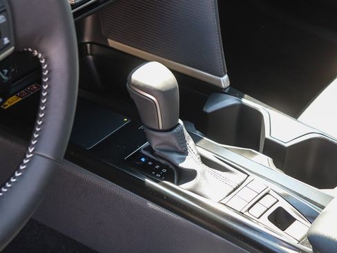 Used 2026 Toyota Camry Hybrid w/ Multimedia Upgrade Package image 24