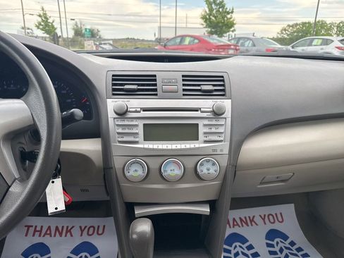 Used 2010 Toyota Camry FWD image 18