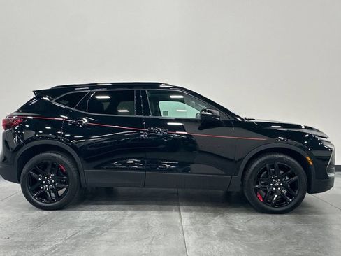 Used 2025 Chevrolet Blazer LT w/ Sound & Technology Package AWD/4WD image 3