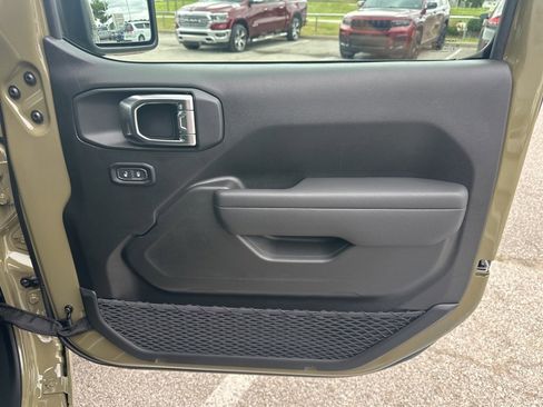 New 2025 Jeep Gladiator Sport image 52