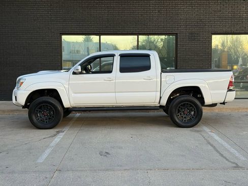 Used 2015 Toyota Tacoma 4x4 Double Cab image 15
