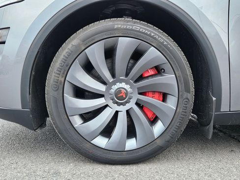 Used 2026 Tesla Model Y 2WD image 14