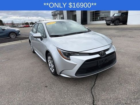Used 2024 Toyota Corolla LE image 3