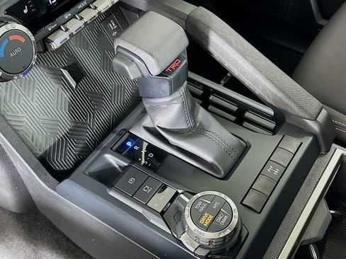 Used 2025 Toyota Tacoma TRD Off-Road image 24