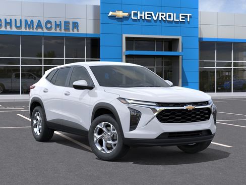 Used 2025 Chevrolet Trax LS w/ LS Convenience Package FWD image 32