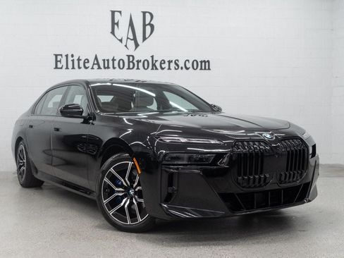Used 2023 BMW 760i xDrive w/ Executive Package AWD/4WD image 51