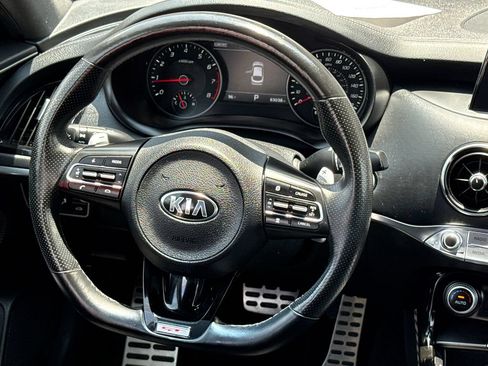 Used 2018 Kia Stinger GT2 AWD/4WD image 13