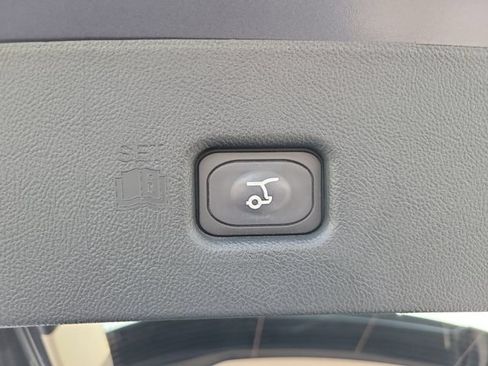Used 2023 Lincoln Nautilus Reserve AWD/4WD image 32