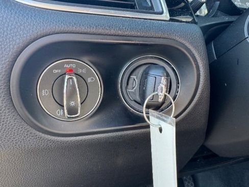 Used 2017 Porsche Macan S image 25