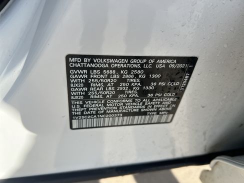 Used 2022 Volkswagen Atlas Cross Sport SEL R-Line AWD/4WD image 30