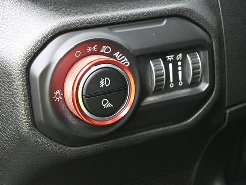 Used 2021 Jeep Gladiator Sport AWD/4WD image 23