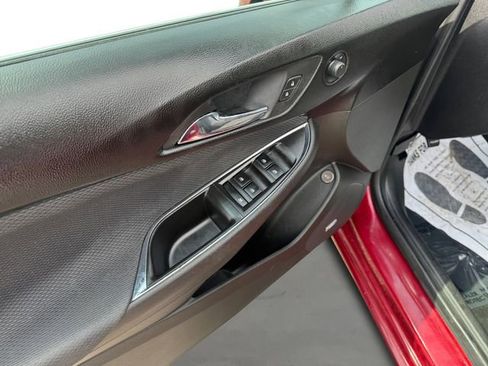 Used 2018 Chevrolet Cruze LT w/ Sun And Sound Package FWD image 11