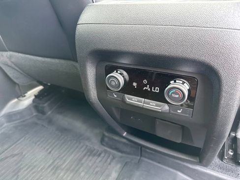 Used 2025 Buick Enclave Avenir w/ Super Cruise Package AWD/4WD image 17