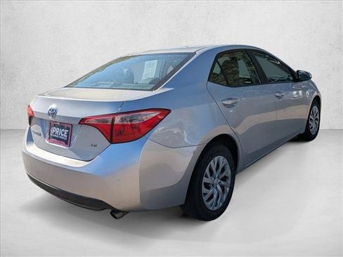 Used 2017 Toyota Corolla LE FWD image 5