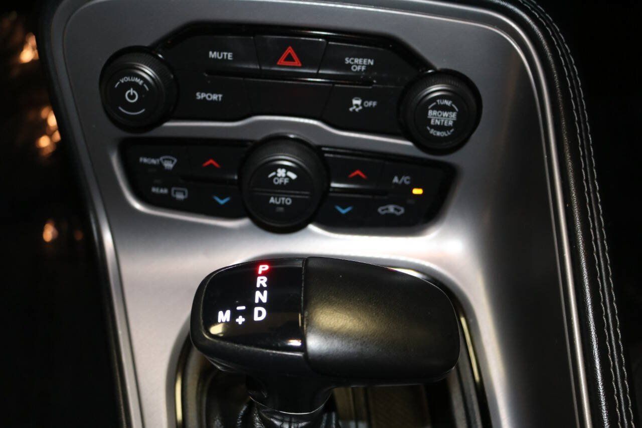 Used 2023 Dodge Challenger SXT RWD image 44