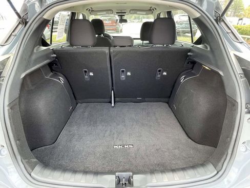 Used 2024 Nissan Kicks SV image 9