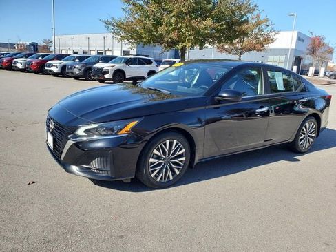 Certified 2023 Nissan Altima 2.5 SV image 8