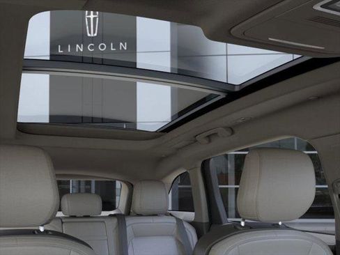 New 2025 Lincoln Nautilus Premier w/ Equipment Group 102A image 22