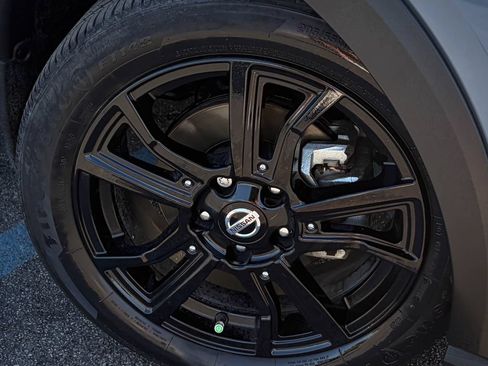 Used 2021 Nissan Kicks SR w/ SR Premium Package FWD image 14