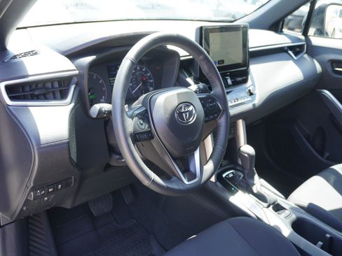 Used 2024 Toyota Corolla Cross AWD Hybrid w/ Moonroof Package image 20