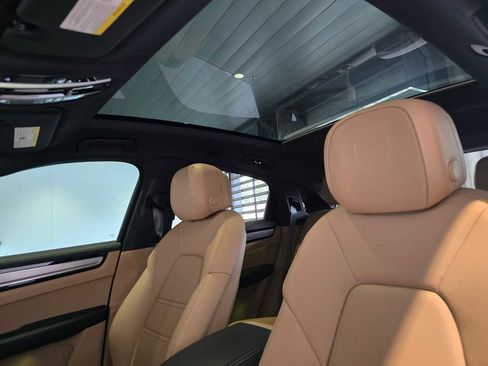 Used 2023 Porsche Cayenne Platinum Edition AWD/4WD image 21
