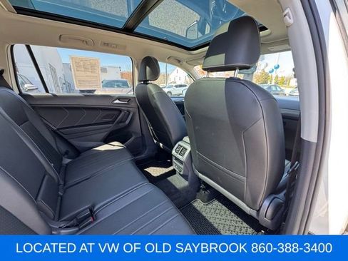 Used 2022 Volkswagen Tiguan SE w/ Panoramic Sunroof Package image 22