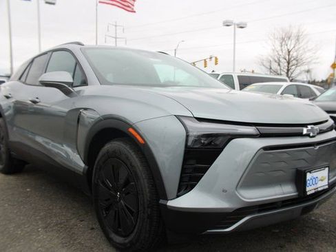 New 2025 Chevrolet Blazer EV LT w/ Super Cruise Package AWD/4WD image 1