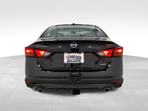 Used 2024 Nissan Altima 2.5 SR AWD/4WD image 9