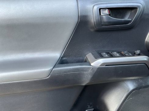 Used 2023 Toyota Tacoma SR5 RWD image 10