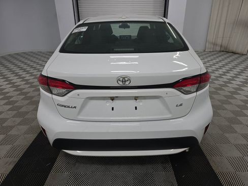 Used 2021 Toyota Corolla LE image 4