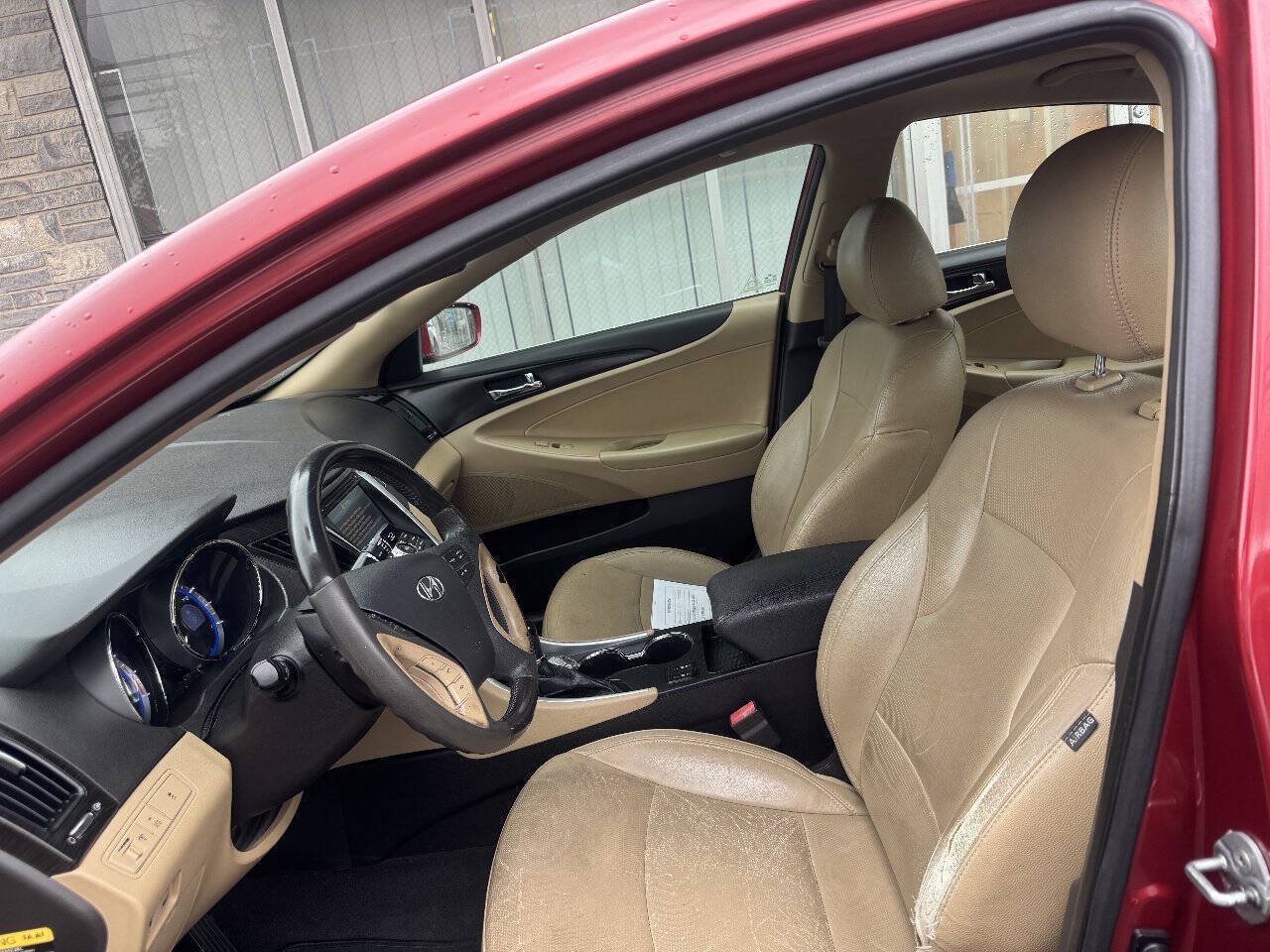 Used 2013 Hyundai Sonata Limited w/ Premium Pkg FWD image 8