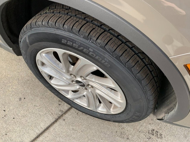 Certified 2025 Lincoln Corsair AWD image 10
