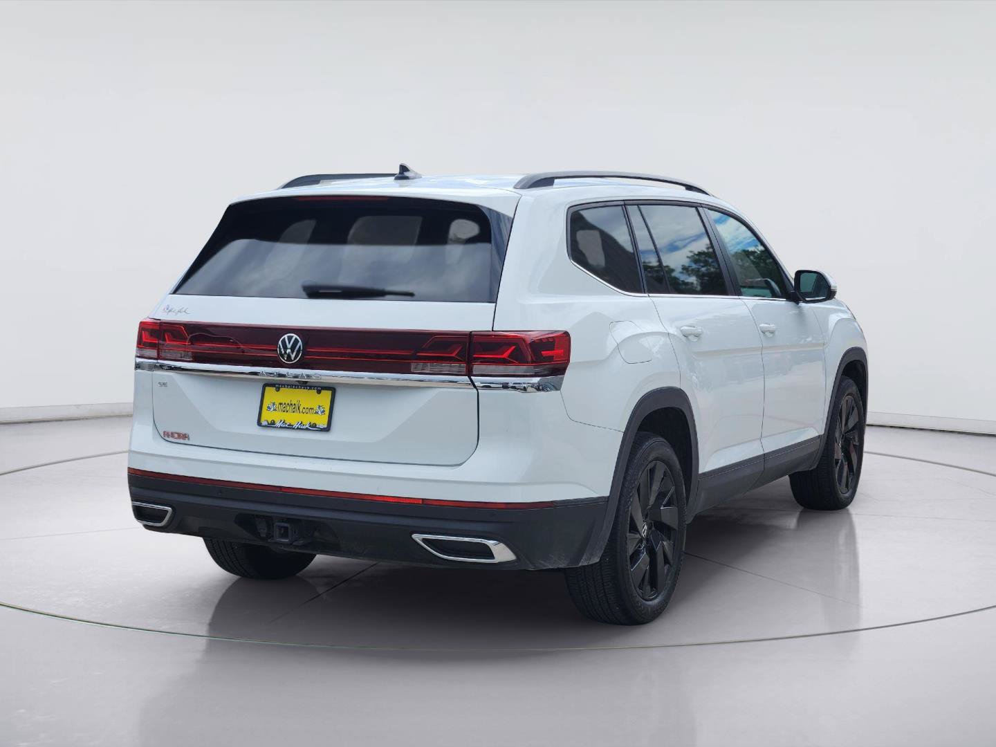Used 2024 Volkswagen Atlas SE w/ Black Wheel Package FWD image 5
