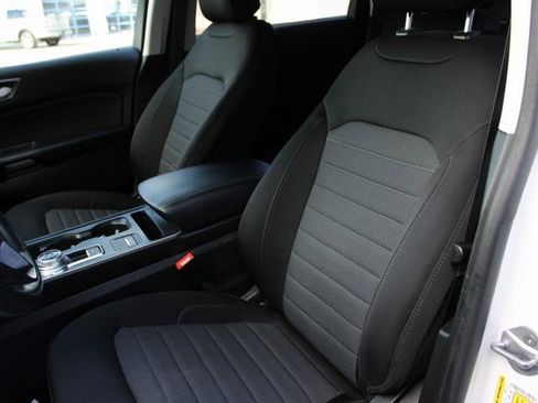 Used 2021 Ford Edge SE image 24