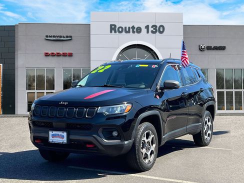 Used 2022 Jeep Compass Trailhawk AWD/4WD image 2