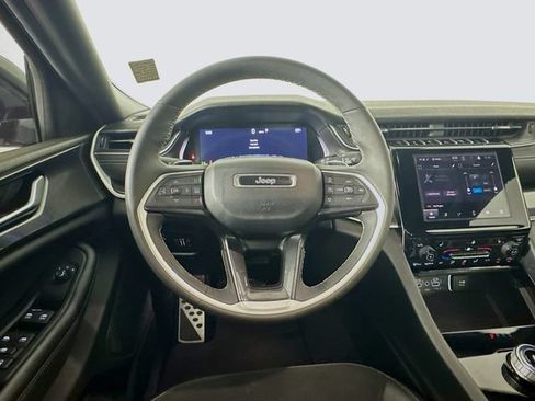 Used 2023 Jeep Grand Cherokee L Laredo AWD/4WD image 15
