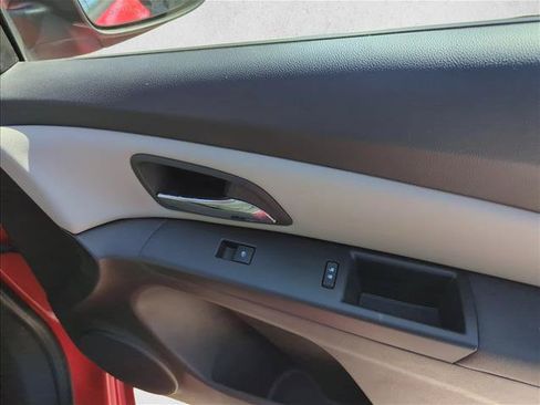 Used 2016 Chevrolet Cruze LS FWD image 27