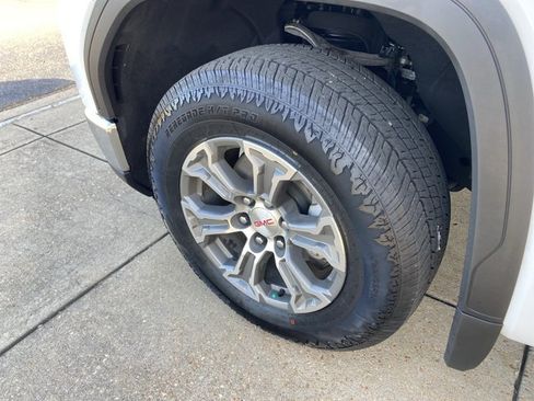 Used 2025 GMC Sierra 1500 SLT RWD image 26