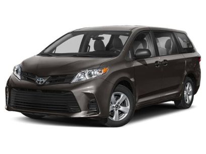 Used 2018 Toyota Sienna XLE