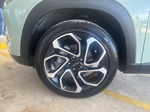 Used 2024 Chevrolet Trax RS w/ Driver Confidence Package image 32
