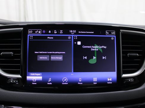 Used 2023 Chrysler Pacifica Touring-L FWD image 15
