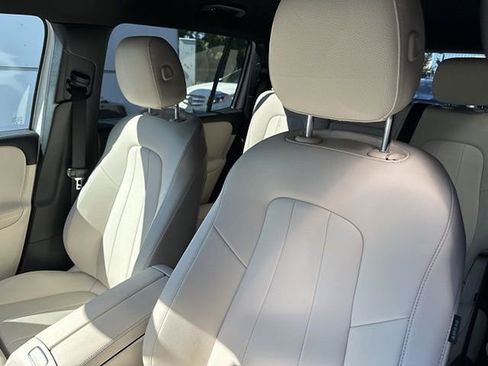 Used 2024 Mercedes-Benz GLB 250 4MATIC image 10