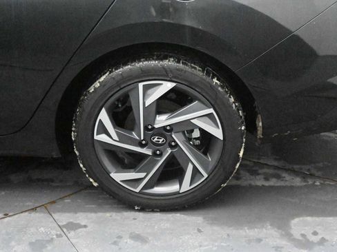New 2025 Hyundai Elantra SEL FWD image 5