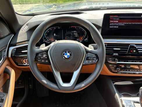 Certified 2023 BMW 530i w/ Executive Package image 18