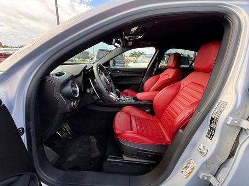 Used 2024 Alfa Romeo Stelvio Sprint RWD image 9